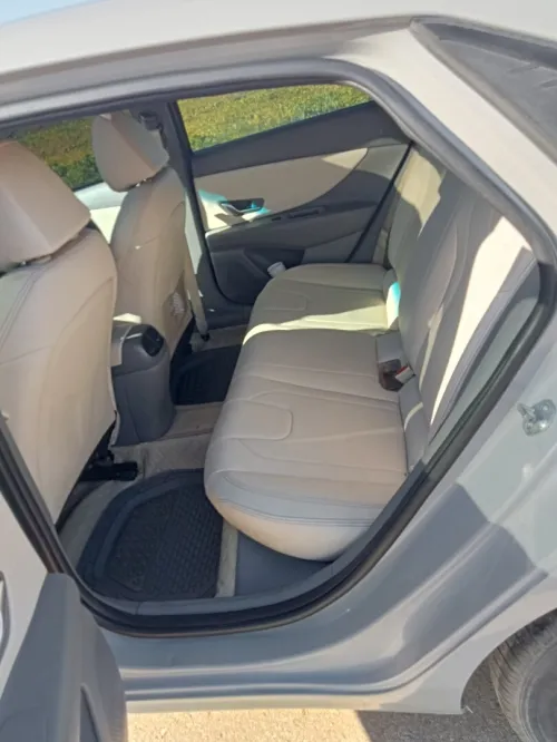 Hyundai Elantra 2021 