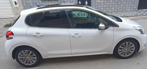Peugeot 208 2019 Allure Facelift