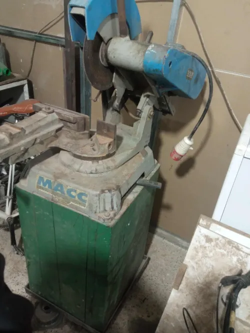 Machine Tronçonneuse tv300