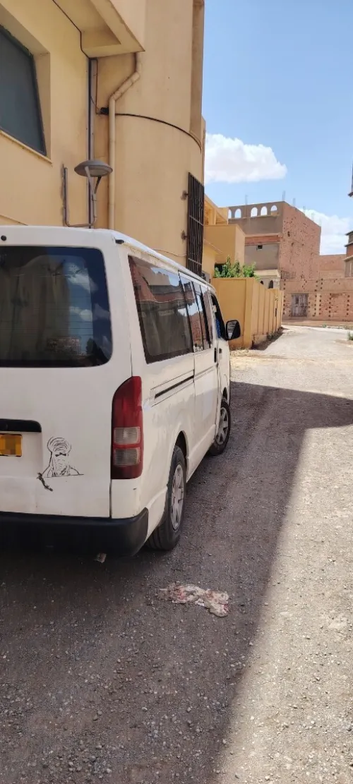Toyota Hiace 2011 