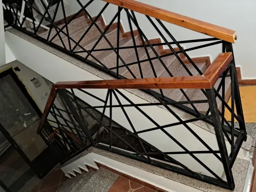 Garde de corps rampes d'escaliers cloture métallique 