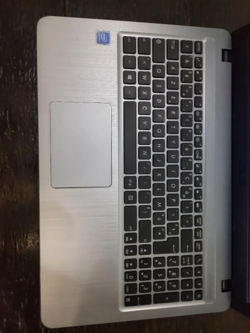 Asus VivoBook 15 (prix fix non-negociable)