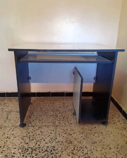 Bureau d'ordinateur 