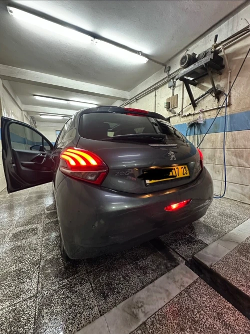 Peugeot 208 2017 Allure Facelift