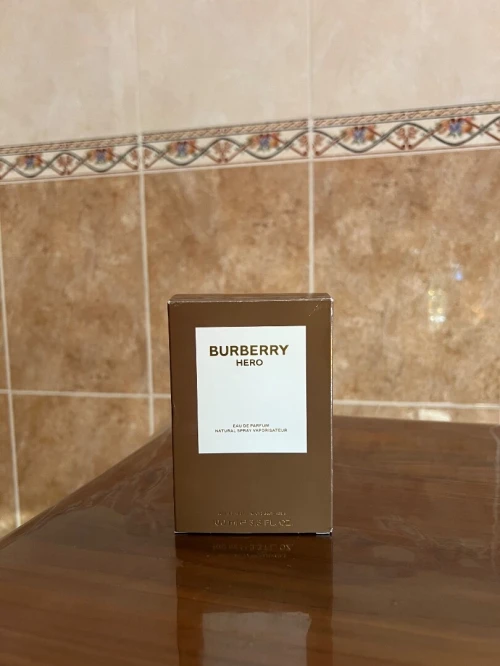 Original BURBERRY HERO avc boîte entamé