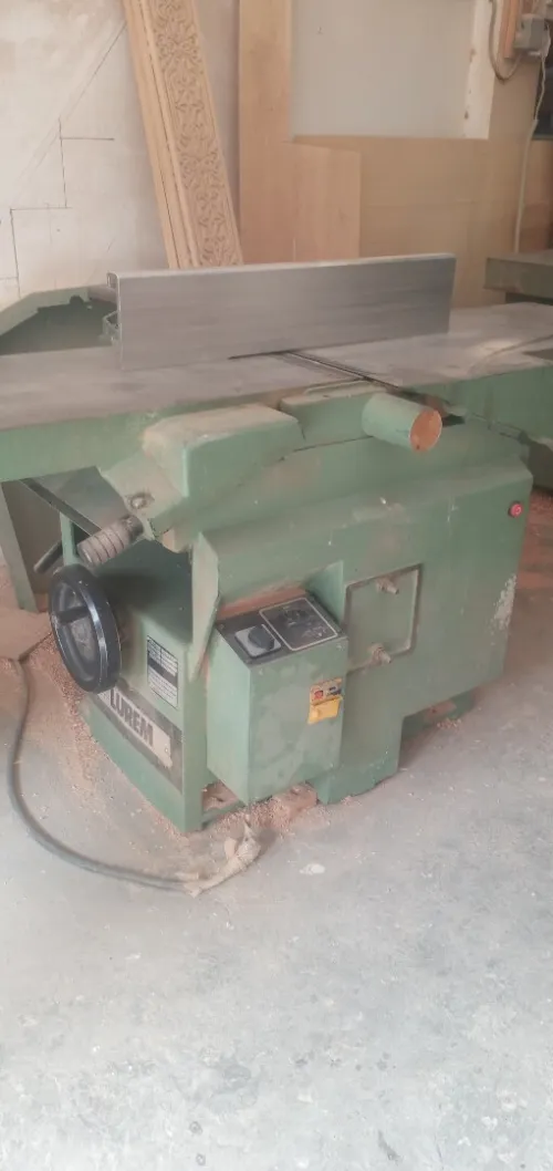 Machine de menuiserie bois