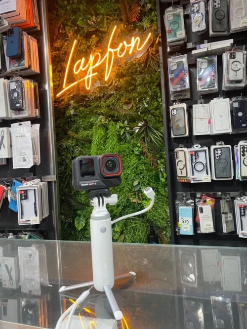 INSTA360 ACER 2 PRO + SUPPORT