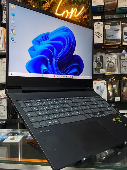 HP VICTUS 16 RYZEN 7 8845HS 32GB DDR5 2000GB NVME 16 FHD 144Hz NVIDIA RTX 4070 8GB