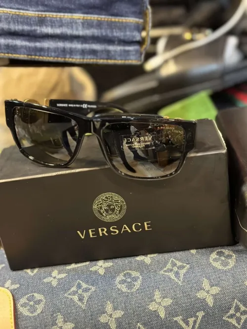 Versace 