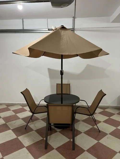 Salon de Jardin de l'importation 4 Places avec Parasol