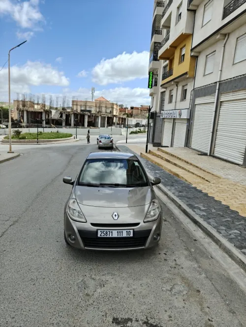 Renault Clio 3 2011 Night and Day