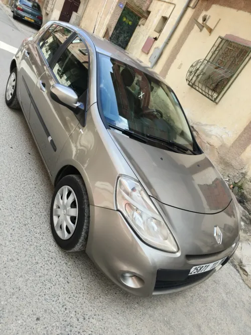 Renault Clio 3 2011 Night and Day