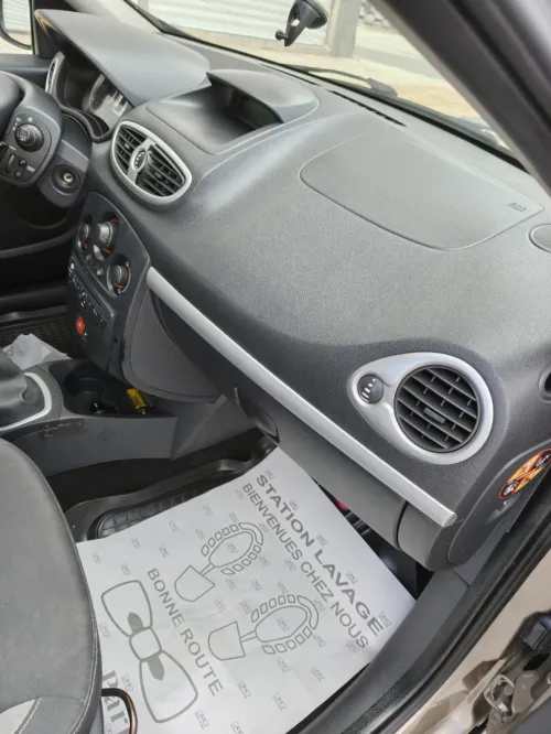 Renault Clio 3 2011 Night and Day
