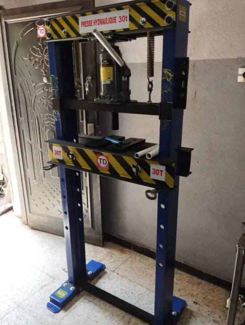 Presse hydraulique+ Étau