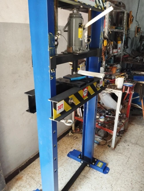 Presse hydraulique+ Étau