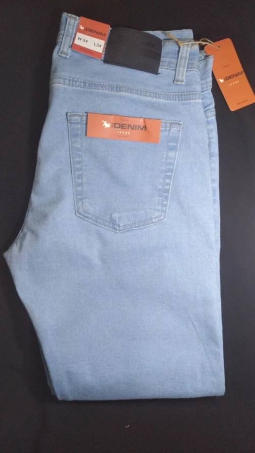 Pantalon jeans et la toile