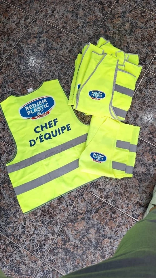 tenue de travail avec personnalisés avec logo