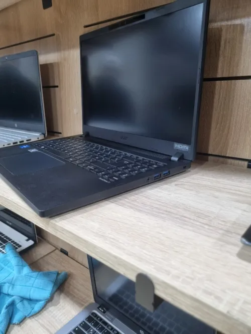 Acer travelMate P215 -54 i5 1235U 16GB 512 SSD
