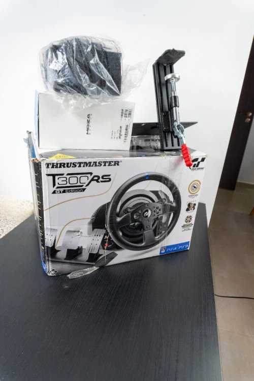Volant Thrustmaster T300RS GT + pédales modifiées + Moza HGP + levier "frein à main" + cockpit bois