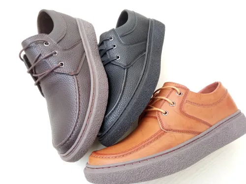 Chaussure en cuir naturel