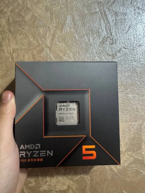 Rayzen 5 7600x العلبة مفتوحة و لكن غير مستعمل ابدا