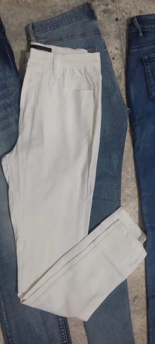 Lot lots de Pantalon jeans femme لو سروال جينز نساء 
