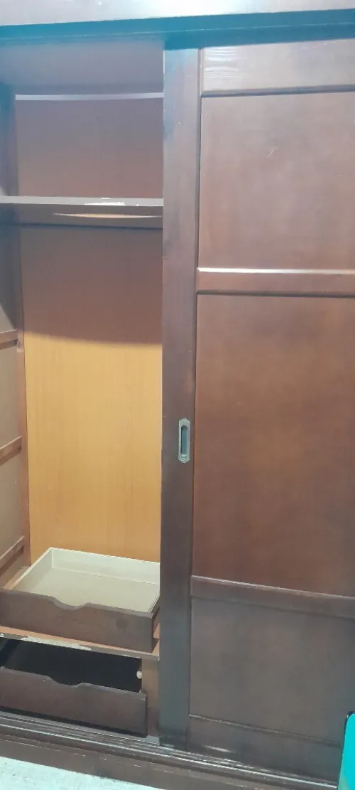 Armoire 3 portes en bois avec miroire occasion bon etat occasion bon etat