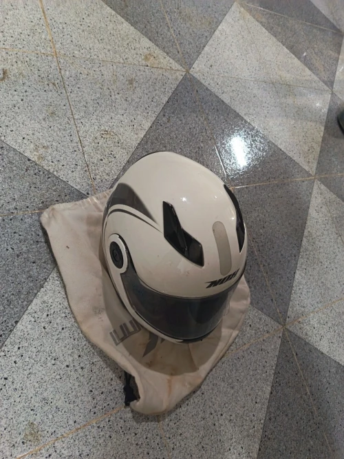 Casque moto NOX ramené de France