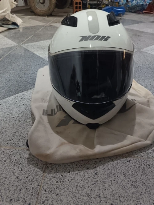 Casque moto NOX ramené de France