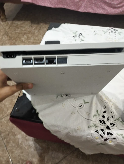 Ps4 slim online avec manette originale plus gta5 