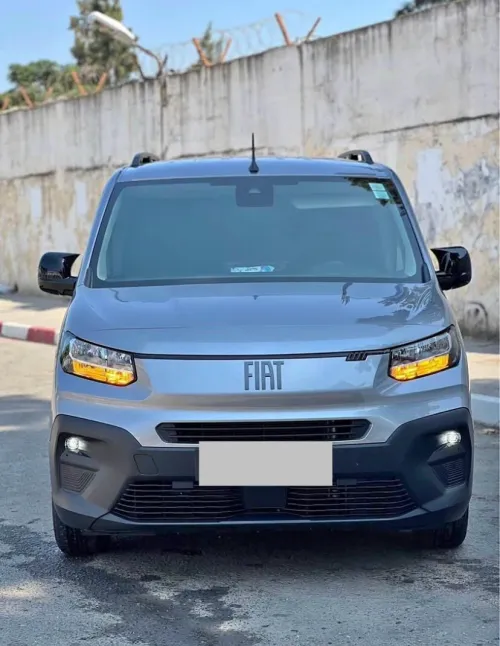 Location fiat doblo 2025 pour entreprises