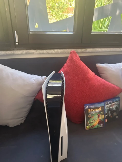 PlayStation 5 avec lecteur + jeux God of War & Rayman  Alger