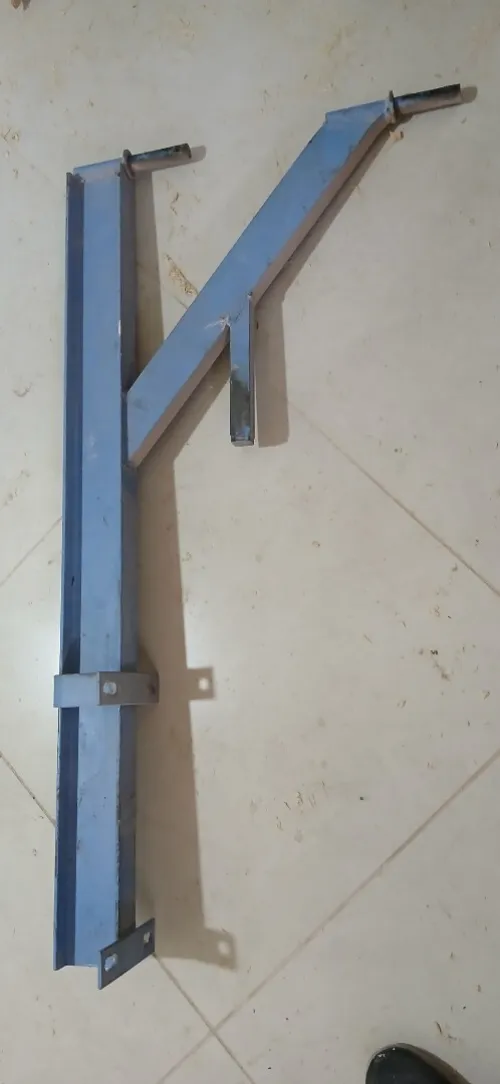 Vend Monte Charges 3000W 1800 Kg / 60 metres + support + panier