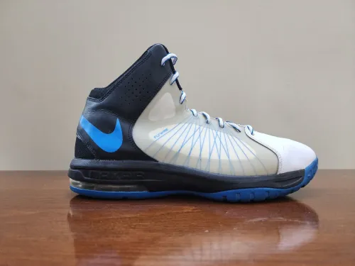 حذاء لكرة السلة Basketball shoe