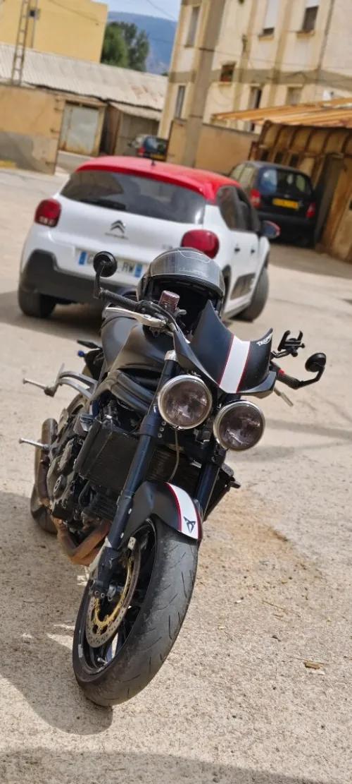 Triumph 1050 1050 2010