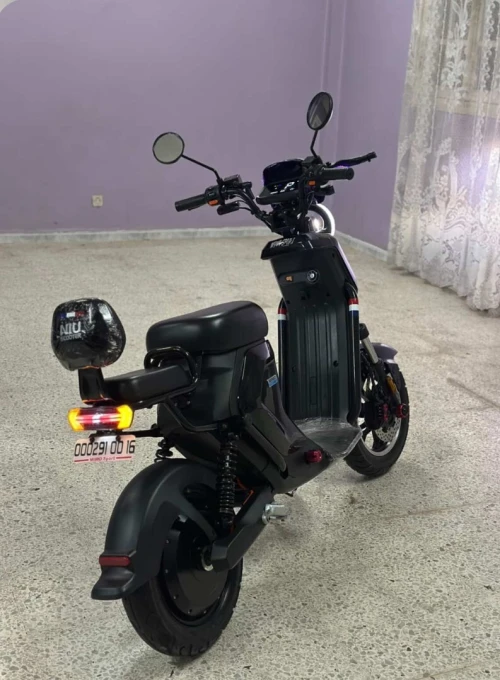 NIU SCOOTER France 2025