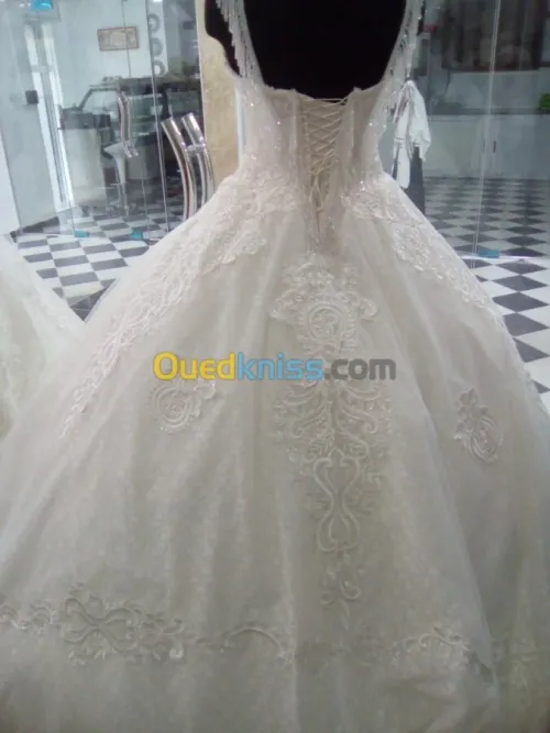 Location robes blanches 