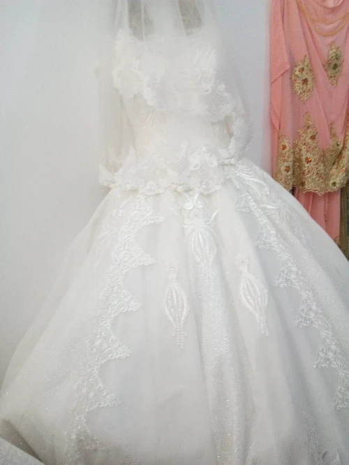 Location robes blanches 