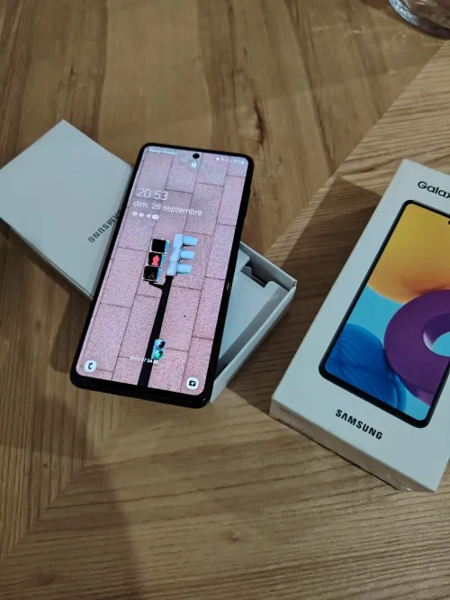 Samsung M52