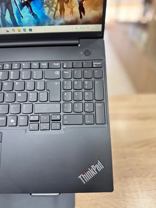 Lenovo ThinkPad E16 Gen 2 16 Ultra 5 125U 8GB/256GB AZERTY