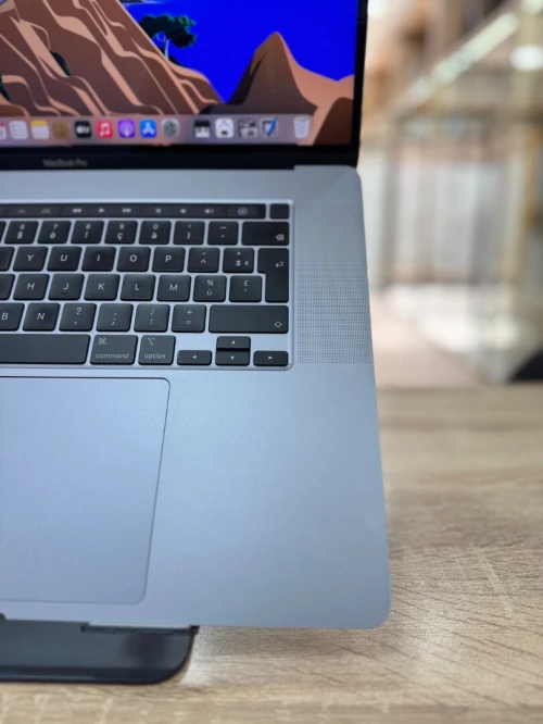 MacBook Pro 16 2019 i7 16GB/512GB Touch Bar