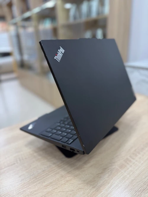 Lenovo ThinkPad E16 Gen 1 16 i5-1335U 16GB/512GB AZERTY