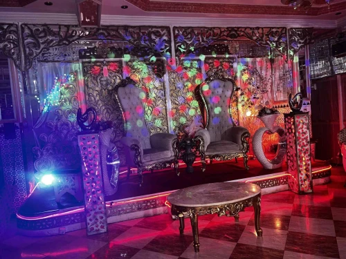 vente matériels salle des fêtes  بيع مستلزمات قاعة الحفلات