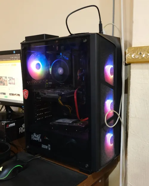 PC Gamer - Ryzen 3 3200G + GTX 1650 (Excellent État)