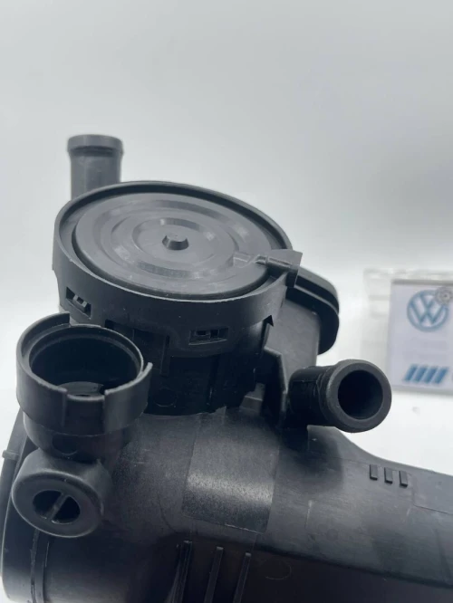 Séparateur d'huile Moteur / Valve de Ventilation Carter (PCV) - 036103464AK (VW - Seat - Audi - Skoda)