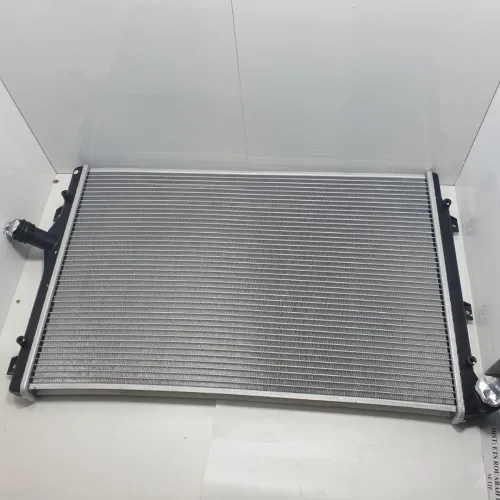 RADIATEUR EAU GOLF 5 / 6 / 6R - 1K0121251 - (VW - Seat - Audi - Skoda)