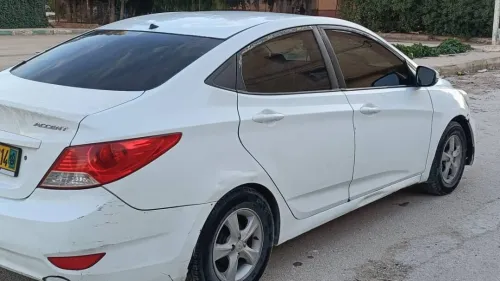 Hyundai Accent RB  4 portes 2013 Accent RB  4 portes