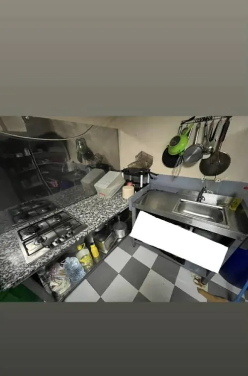 MATÉRIEL COMPLET POUR PIZZERIA FAST-FOOD EN TRÈS BON ÉTAT