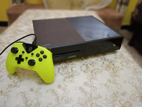 Xbox one 500 gb avec Manette 