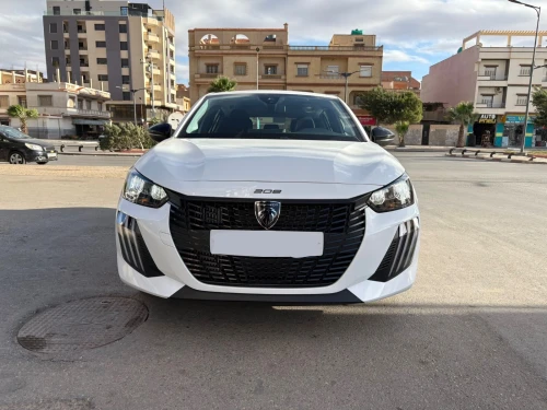 Peugeot 208 2025 E-Style